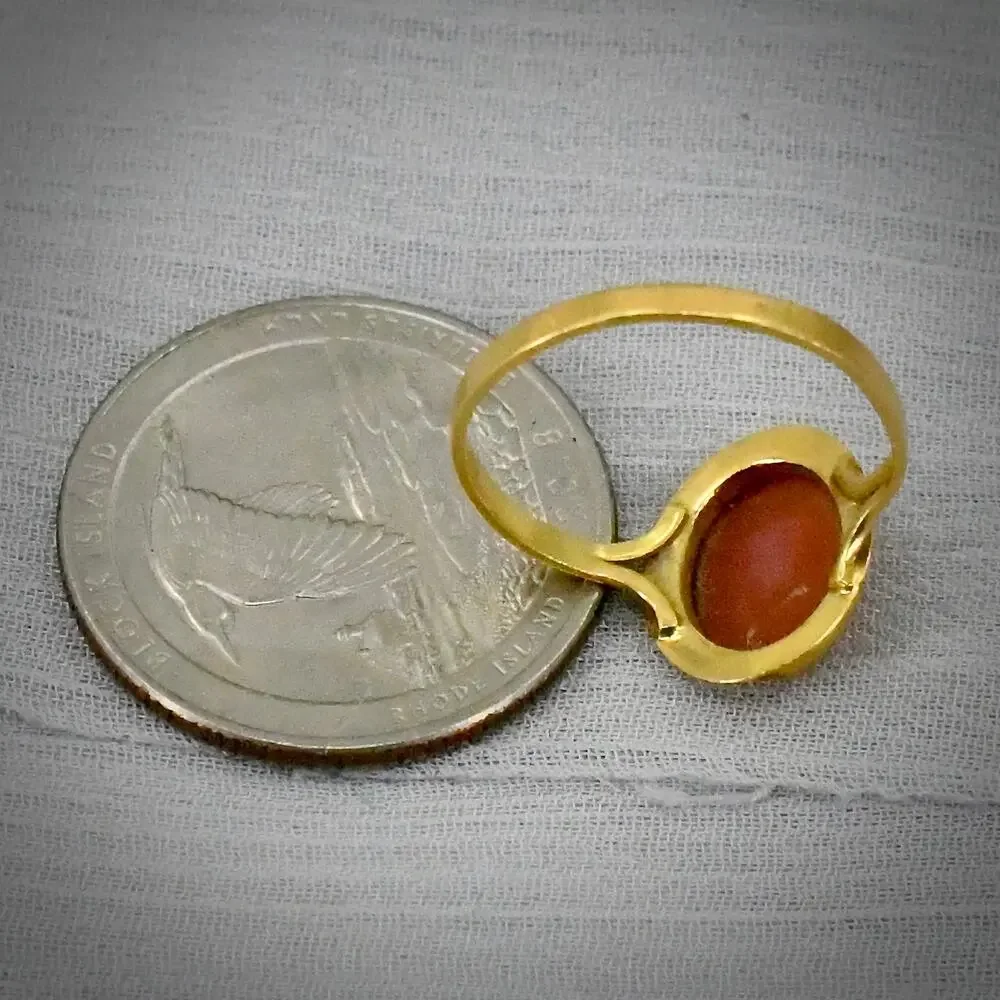 Vintage Italian 18K 750 Yellow Gold Carved Shell Cameo Ring Size 7 1.55g 13mm
